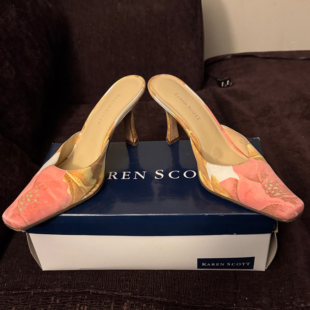 Karen Scott Women's Mules - Pink and Gold Floral - Picture 2 of 4
